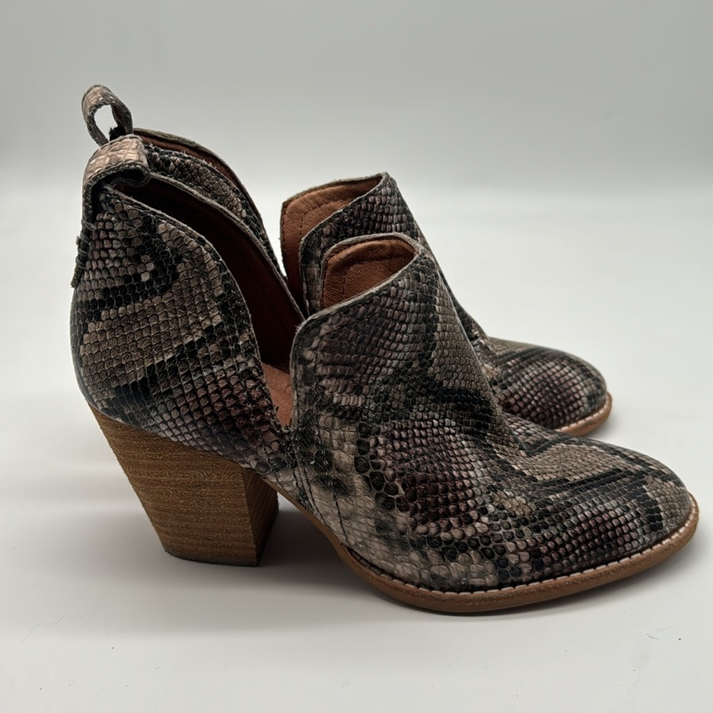 Jeffrey Campbell Python Snake Rosalee Pull On Blo… - image 7